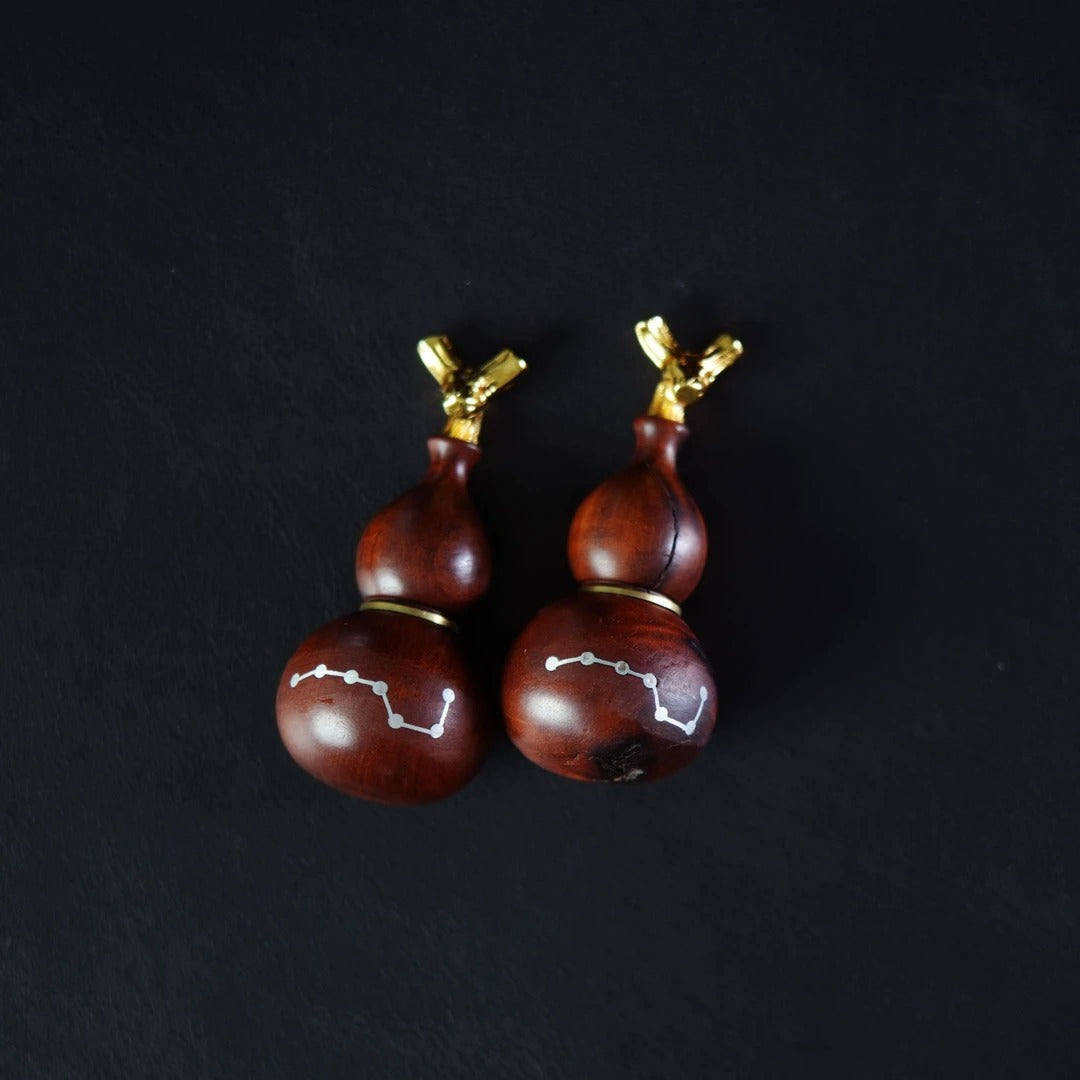 Lightning-Struck Wooden Dragon Head Seven-Star Gourd with Silver-Inlaid Seven-Star Carving Handheld Ornament